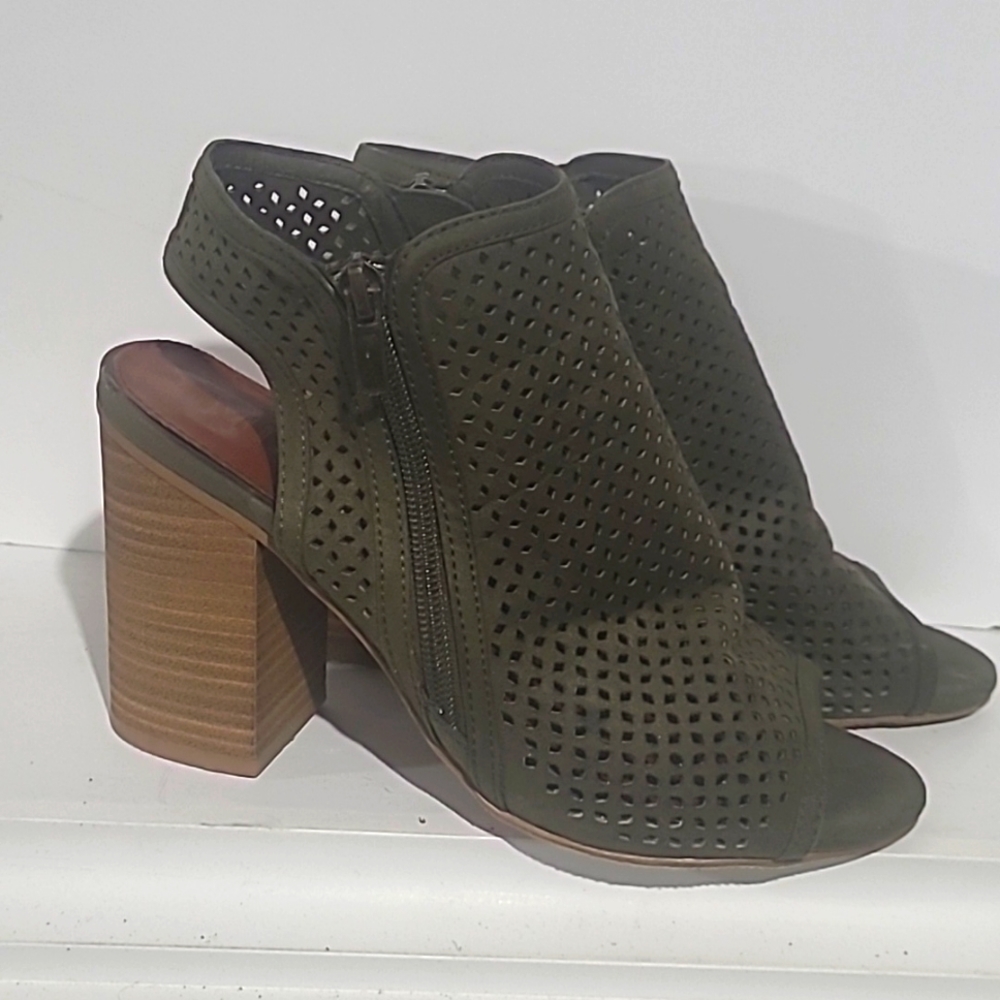 Chunky heels